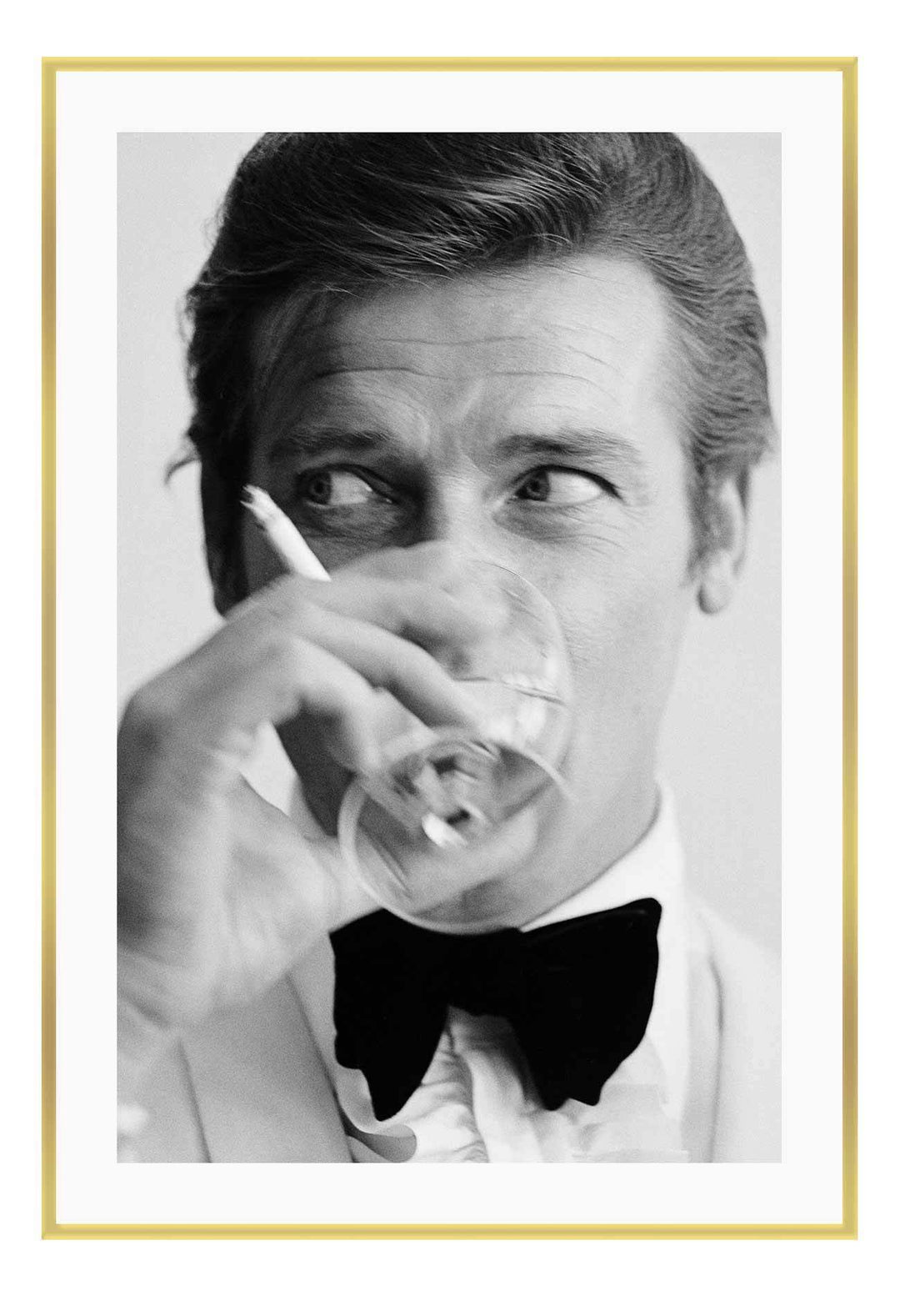 Canvas Print Small		50x70cm / Gold Roger Moore 007 Roger Moore 007 Framed print Brand